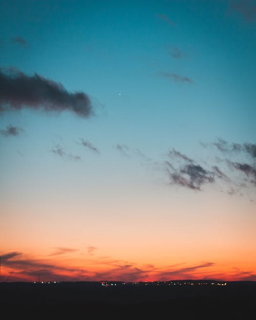 黎明时天空的风景 · 免费素材图片