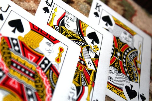 黑桃国王，杰克和女王玩纸牌 · 免费素材图片