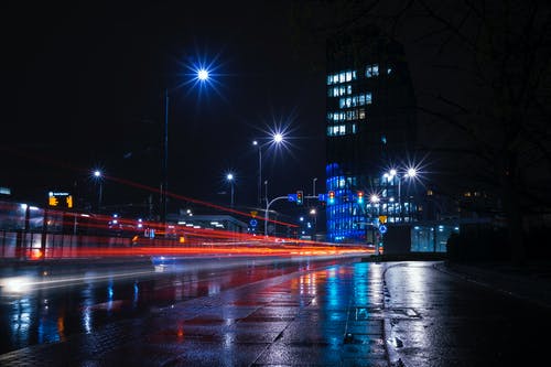 夜间道路延时摄影 · 免费素材图片