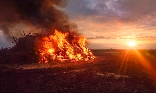有关光, 大火, 天气的免费素材图片