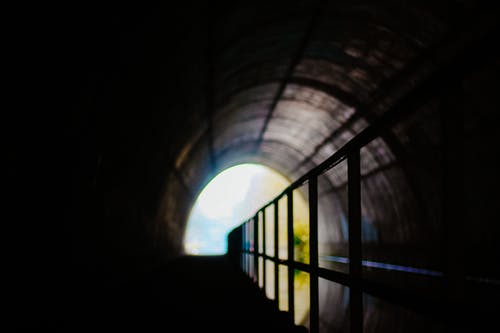 有关地鐵系統, 扶手, 欄杆的免费素材图片