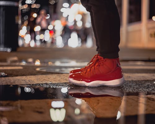 Air Jordan 11的特写摄影 · 免费素材图片