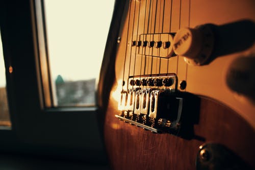 棕色吉他的照片 · 免费素材图片