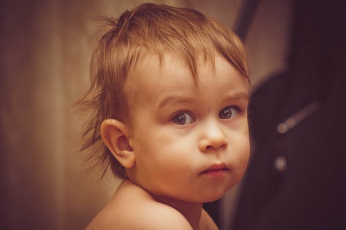 金发的男婴 · 免费素材图片