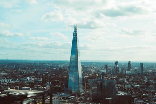 玻璃框高层建筑 · 免费素材图片