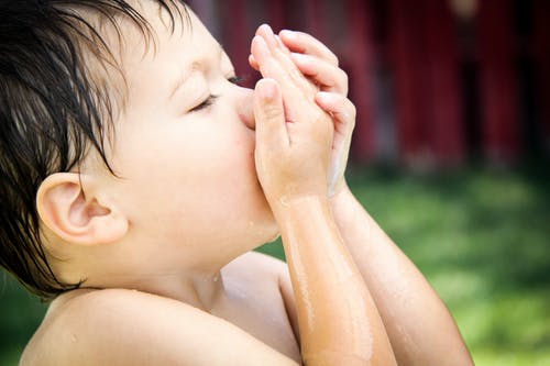 幼儿的选择性聚焦照片 · 免费素材图片