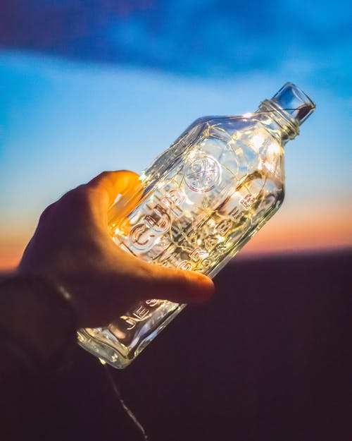透明玻璃瓶 · 免费素材图片