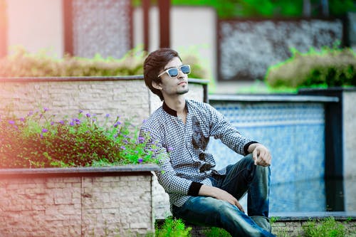 男士灰色和黑色正装衬衫 · 免费素材图片