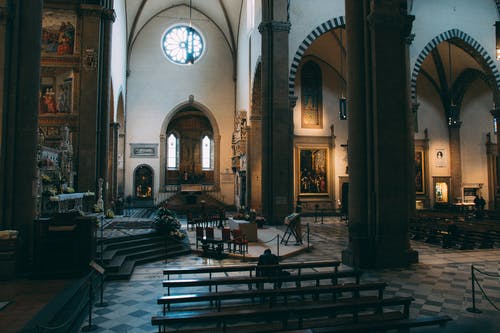 黑白大教堂 · 免费素材图片