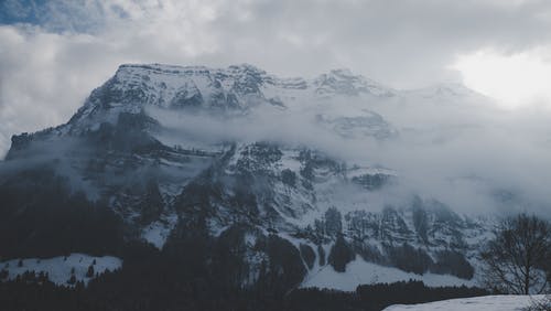 白雪覆盖的山 · 免费素材图片