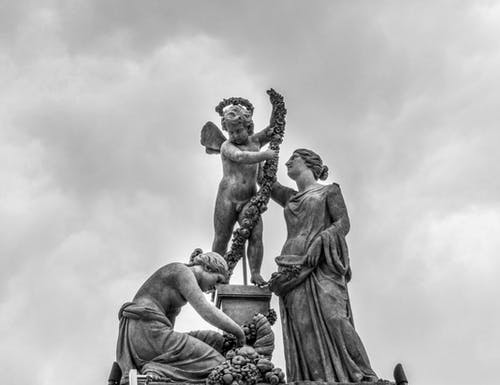 小天使雕像 · 免费素材图片