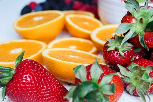 草莓和橘子 · 免费素材图片