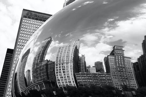 芝加哥云门的灰度摄影 · 免费素材图片