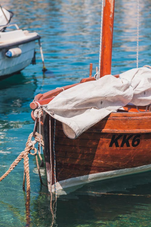 布朗船上的白色纺织 · 免费素材图片