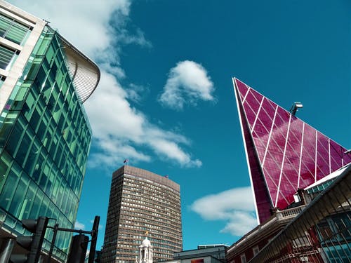 红色和棕色的混凝土建筑 · 免费素材图片