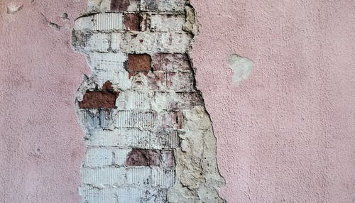粉色彩绘墙照片 · 免费素材图片