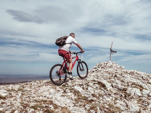 男子越野骑自行车 · 免费素材图片