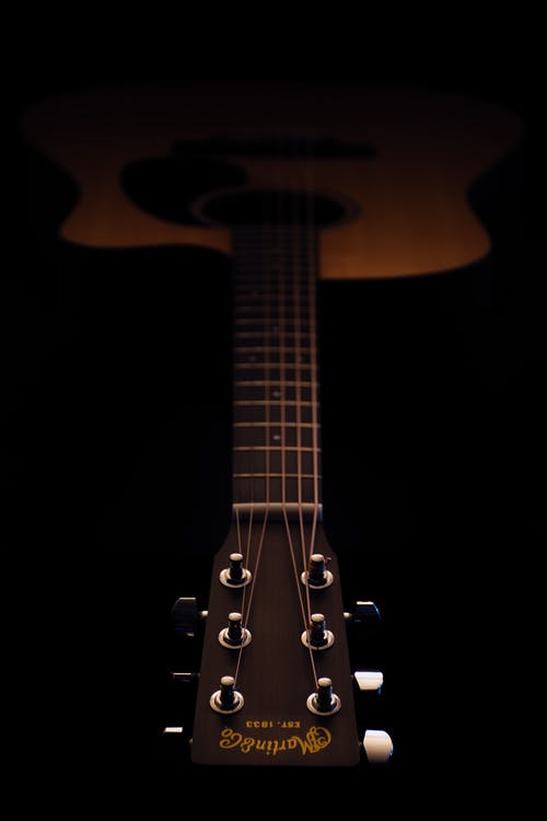 无畏原声吉他摄影 · 免费素材图片
