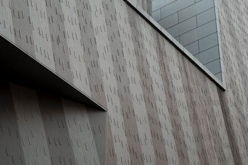 灰色条纹混凝土墙 · 免费素材图片