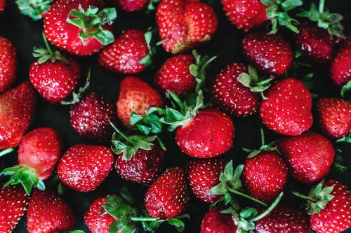 草莓的特写照片 · 免费素材图片