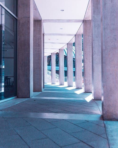 白墙烤漆房 · 免费素材图片