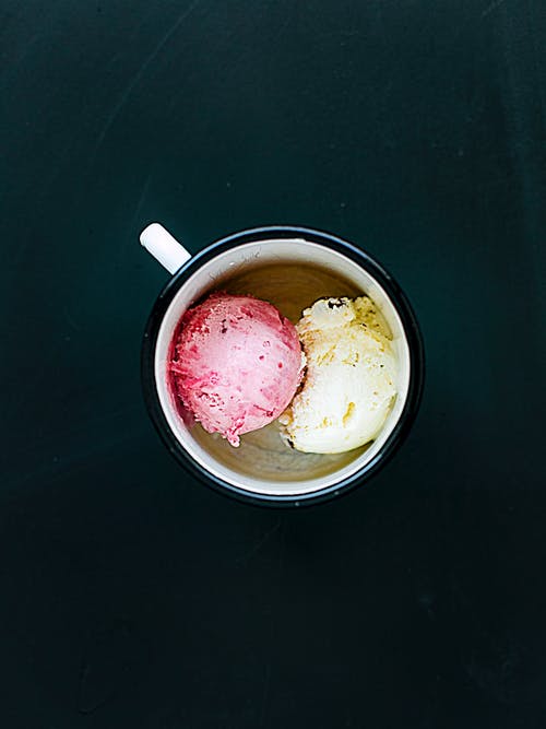 杯冰淇淋的平面摄影 · 免费素材图片