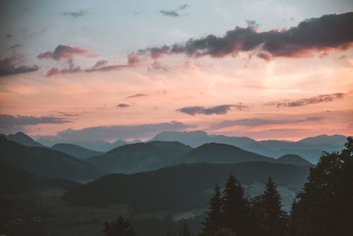 黎明时分山的风景 · 免费素材图片
