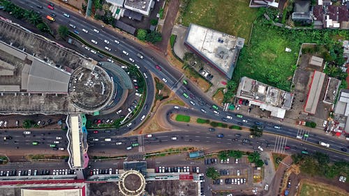 道路与汽车的鸟瞰图 · 免费素材图片