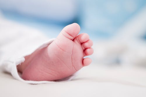 特写摄影婴儿的左脚 · 免费素材图片