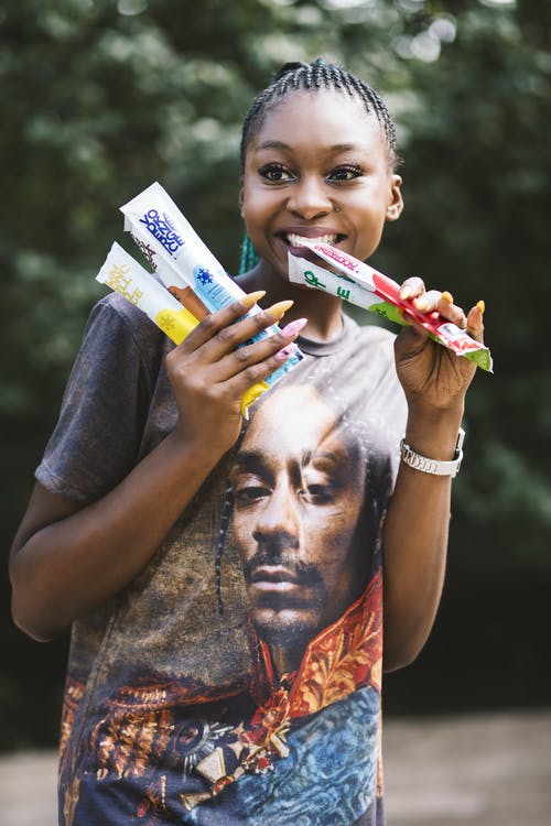 女人的浅焦点摄影 · 免费素材图片