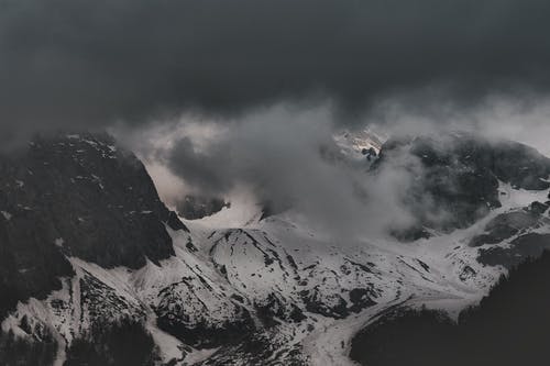 黑山被水雪覆盖 · 免费素材图片