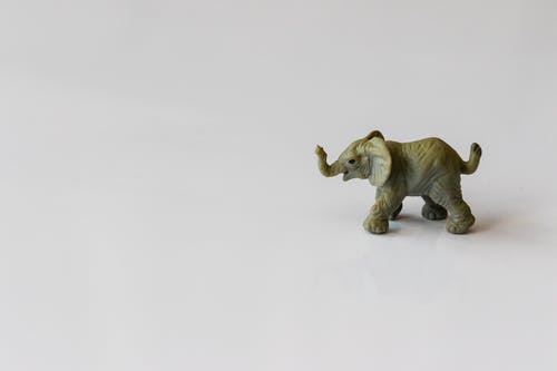 灰色大象雕像 · 免费素材图片