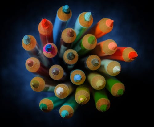 什锦彩色铅笔 · 免费素材图片
