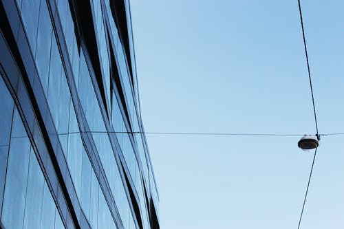 玻璃幕墙建筑用电缆 · 免费素材图片
