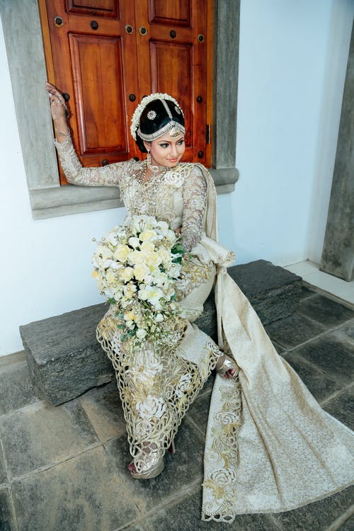 白色新娘礼服的女人 · 免费素材图片