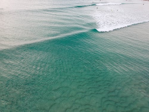海浪的航拍照片 · 免费素材图片