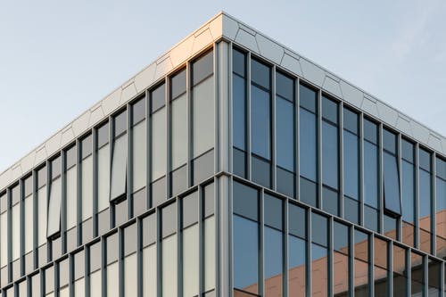玻璃盖的建筑白天 · 免费素材图片