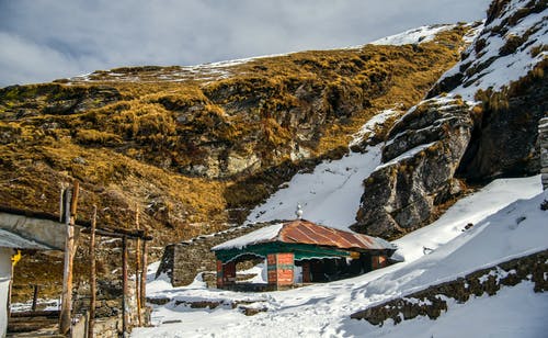 棕色砖凉亭 · 免费素材图片