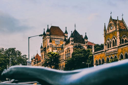 棕色混凝土建筑 · 免费素材图片