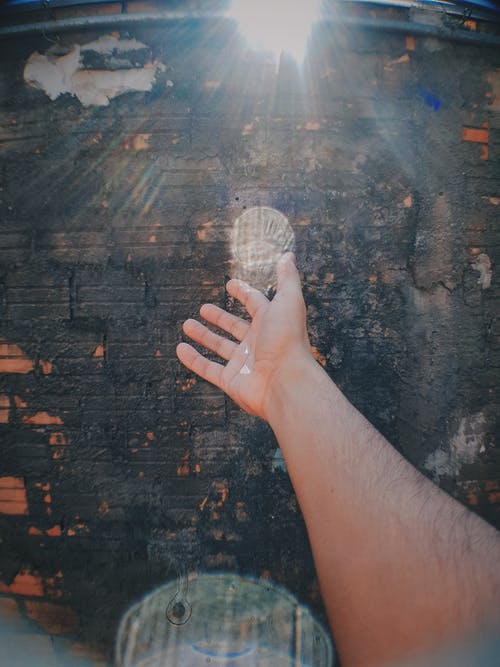 人的右手 · 免费素材图片