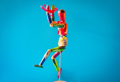 多彩多姿的坐人餐桌装饰 · 免费素材图片