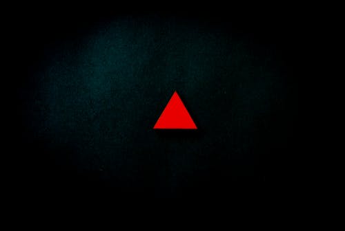 红色三角形 · 免费素材图片