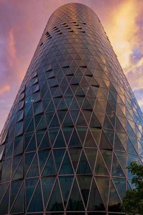 30圣玛丽斧头的低角度摄影 · 免费素材图片