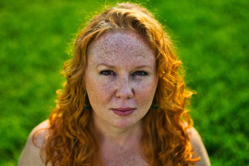 一个女人的特写照片 · 免费素材图片