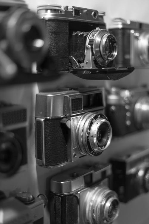 老式相机的灰度选择性聚焦摄影 · 免费素材图片