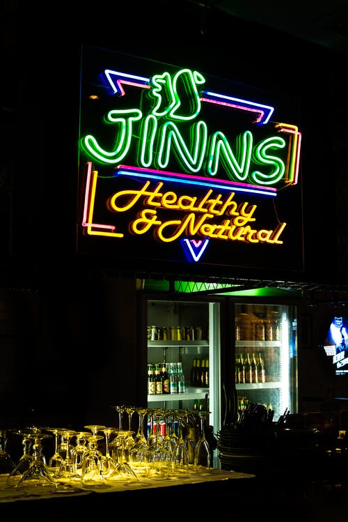 Jinns健康和天然霓虹灯标牌 · 免费素材图片