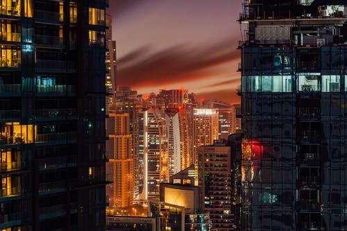 夜间照明的建筑物 · 免费素材图片