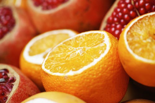 切成薄片的橙和葡萄柚水果的特写照片 · 免费素材图片