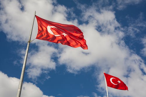 两个土耳其国旗的摄影 · 免费素材图片