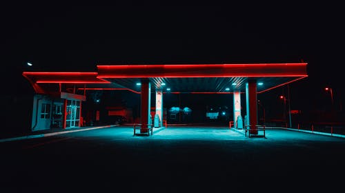 夜间加油站 · 免费素材图片